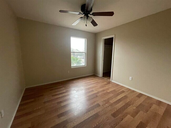 Building Photo - 519 Gandara Dr