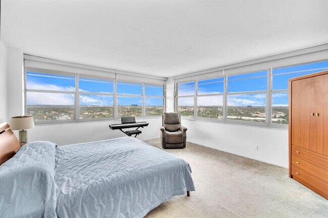 Building Photo - 4280 Galt Ocean Dr
