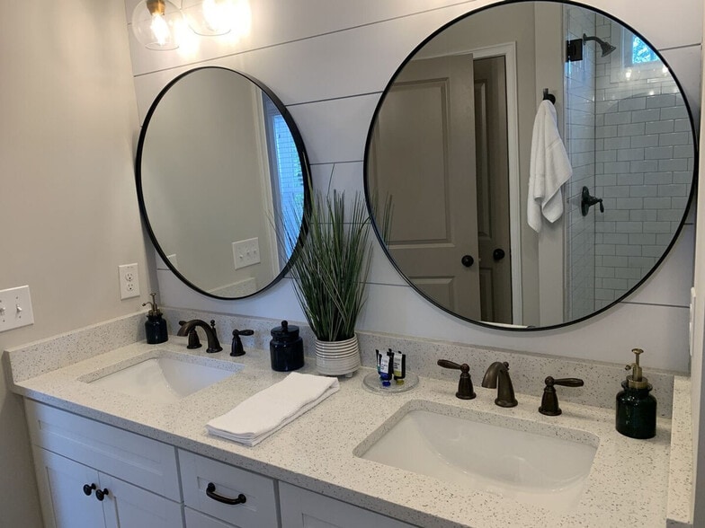 Building Photo - 4230 Old Cherokee St