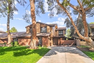 Building Photo - 968 Pinehurst Dr