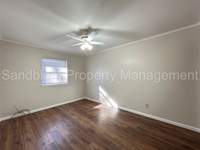 Building Photo - For Lease | Midtown Duplex | $1100 Rent