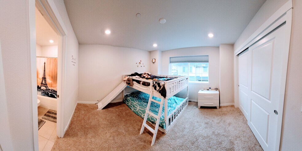 Additional Bedroom - 16065 NW Frog Ln