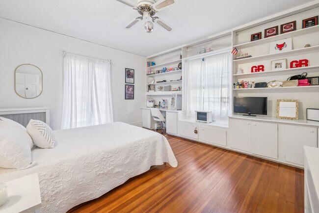 Building Photo - 258 Ridgewood Ave