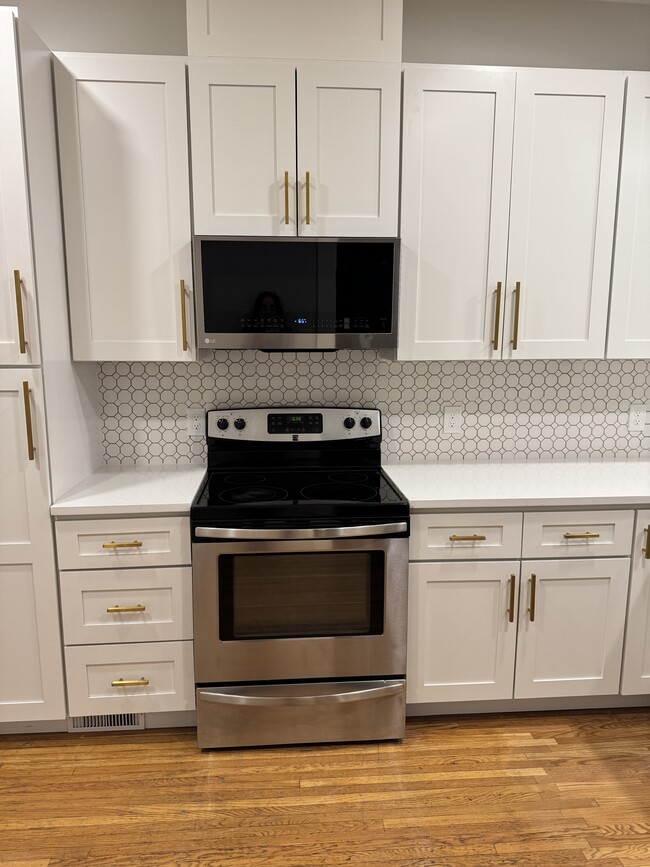 New kitchen - 1049 Franklin Ave