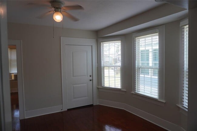 Building Photo - 4728 Avenue R 1/2