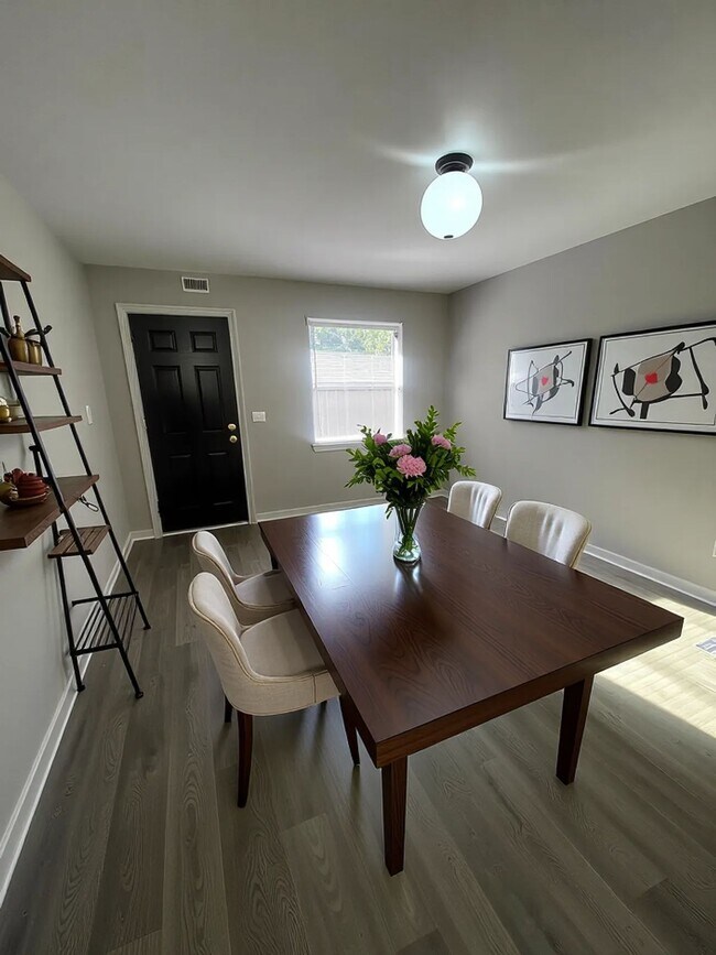 Building Photo - Live in Style at Cielo at West Midtown – Y...