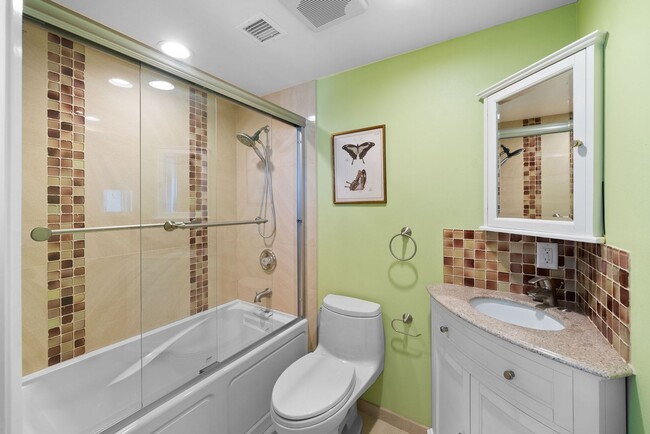 Building Photo - Custom Del Cerro Home with Views