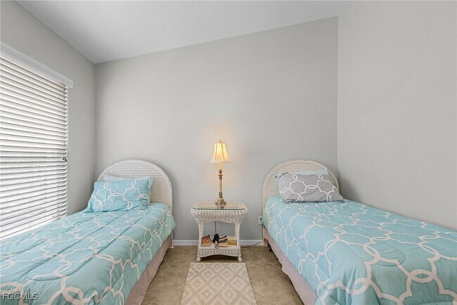 Building Photo - 12131 Summergate Cir