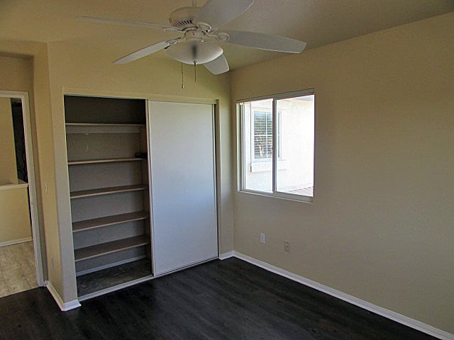 Building Photo - 4 bedroom 2.5 bath sparkling pool home in Perris!