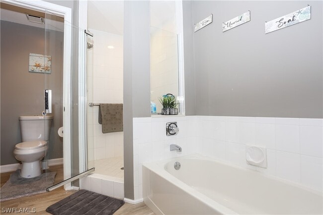 Building Photo - 2265 Hidden Lake Dr