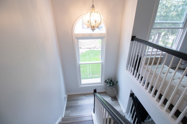 Building Photo - 1843 W White Oak St