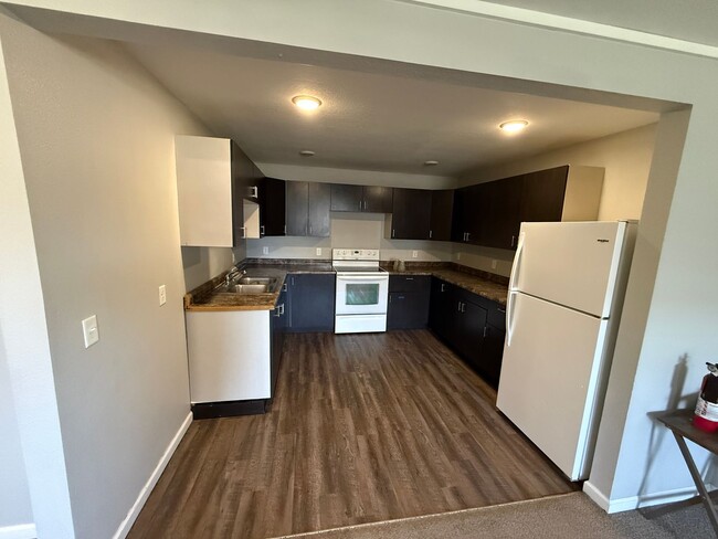 Building Photo - Italian Estates Property Managment