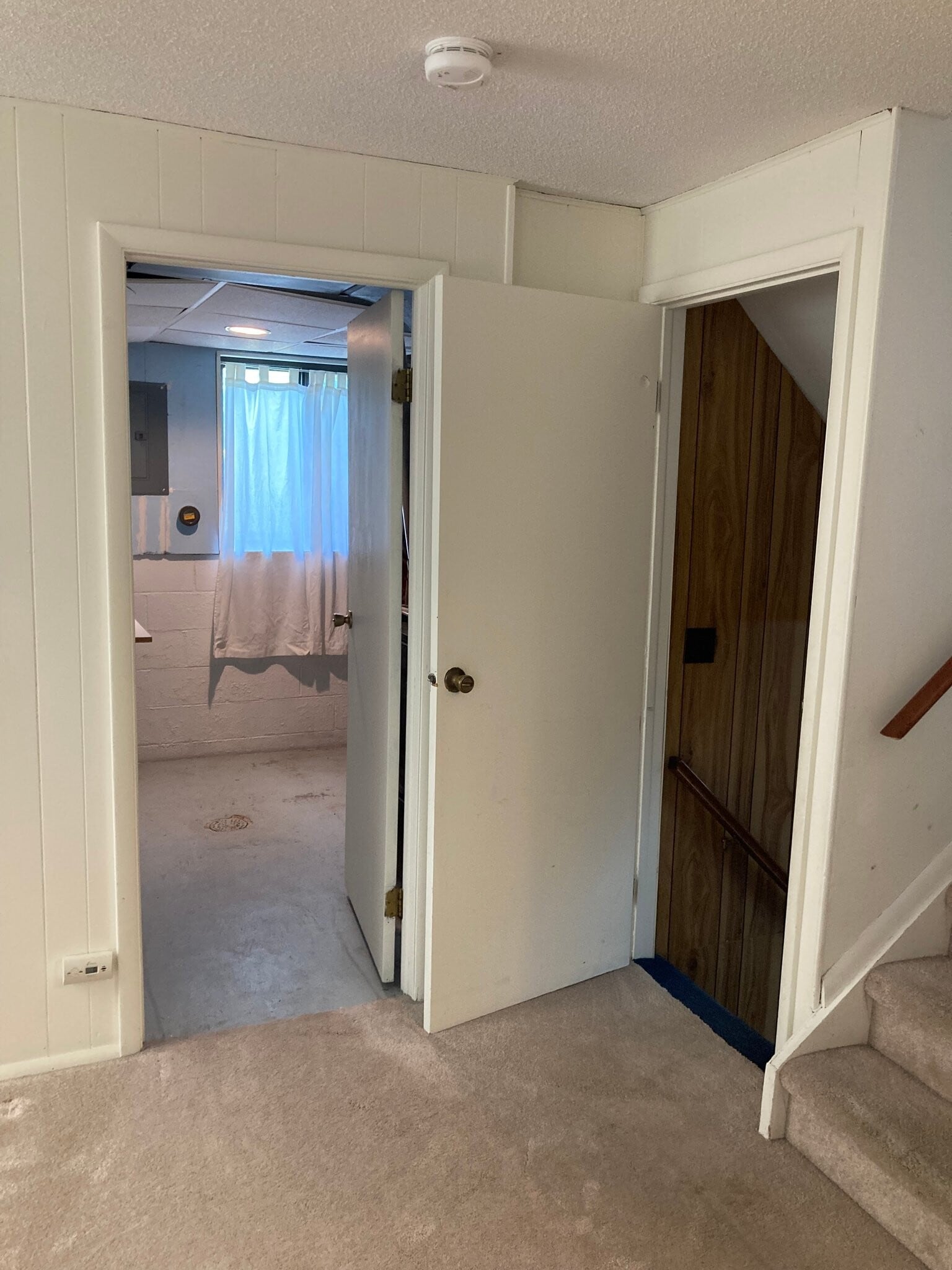 Building Photo - 585 Meadowview Ln