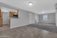 Building Photo - 223 Maple Ave