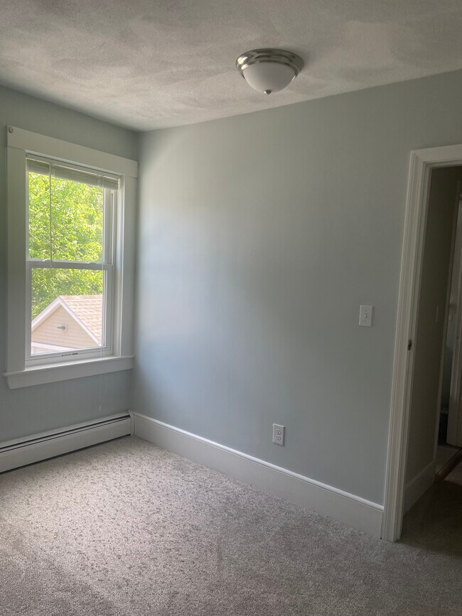 Building Photo - 19 Warren St