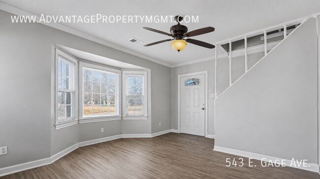 Building Photo - 543 E Gage Ave