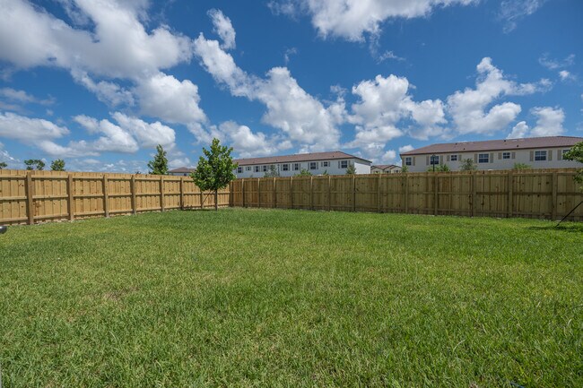 Building Photo - 2485 SE 29th Dr