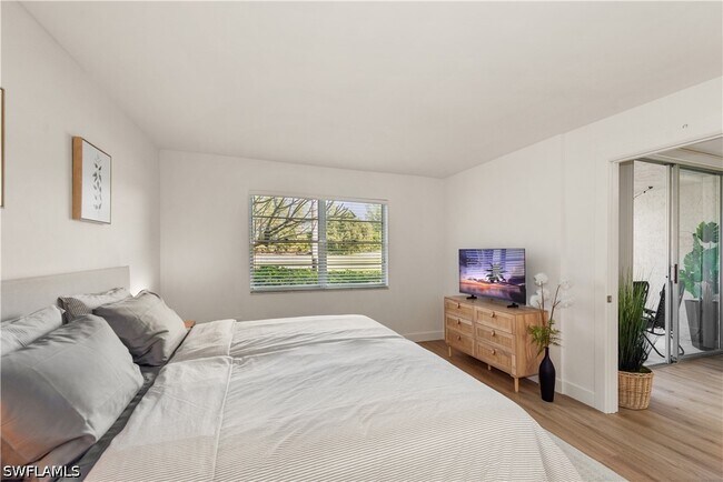 Building Photo - 501 Forest Lakes Blvd