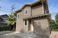 Building Photo - 2641 S Budlong Ave