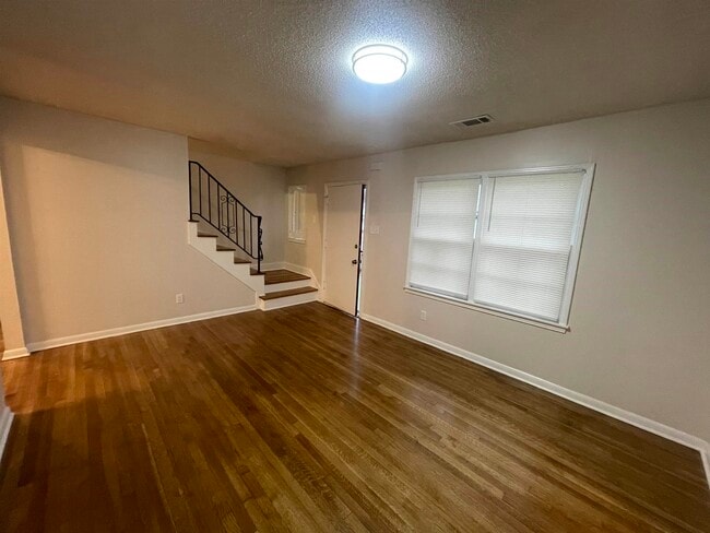 Building Photo - 1493 Patterson St