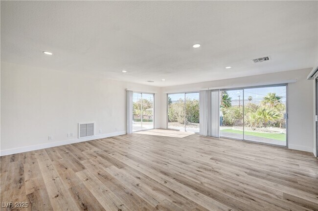 Building Photo - 3504 Pioneer Cir