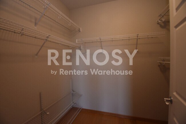 Building Photo - Stunning 1 Bedroom 1 Bathroom in Saint Louis Park!