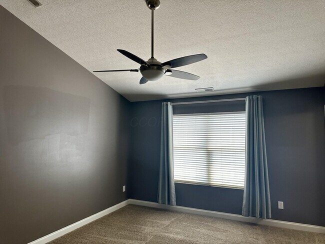 Building Photo - 5895 Canyon Creek Dr