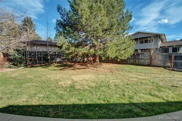 Building Photo - 8834 E Radcliff Ave