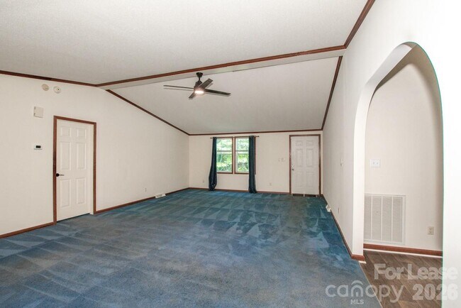 Building Photo - 447 Kemp Rd