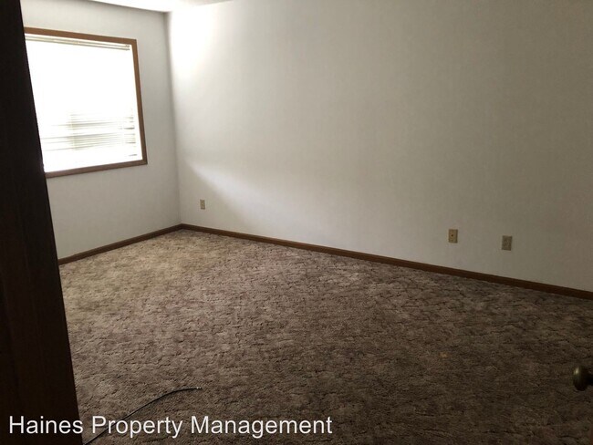 Building Photo - 805 Parkway St