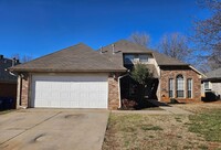 Building Photo - (3) Bed/(2) Bath in NE Norman Avail NOW! F...