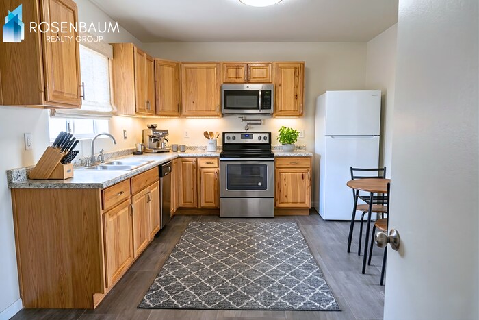 Building Photo - 3055 N Corrine Dr