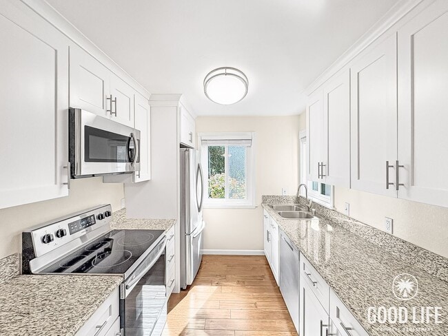 Building Photo - Clean & Move-In Ready Upgraded Condo in Prime Scripps Ranch Location