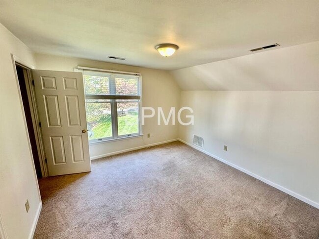 Building Photo - 1552 Terrace Rd SW