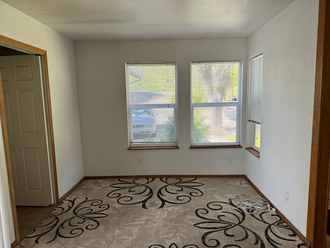 Building Photo - Home on 1 acre lot with above ground pool