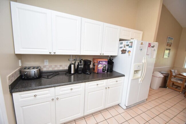 Building Photo - 60 Westover Ln