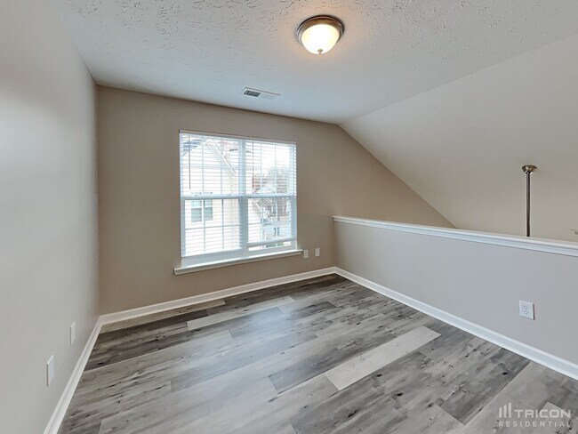 Building Photo - 9543 Lakeview Rd