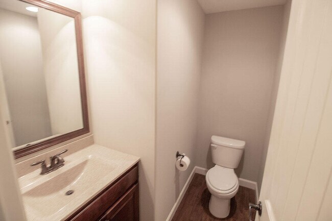 Building Photo - 7407 Pemberton Dr