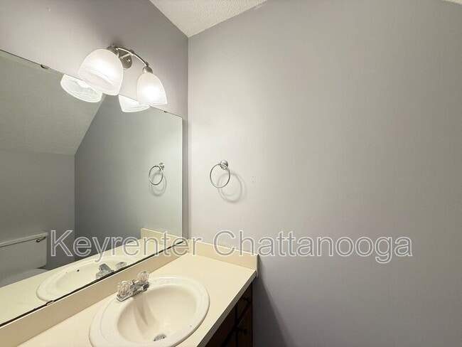 Building Photo - 208 Cliftview Dr