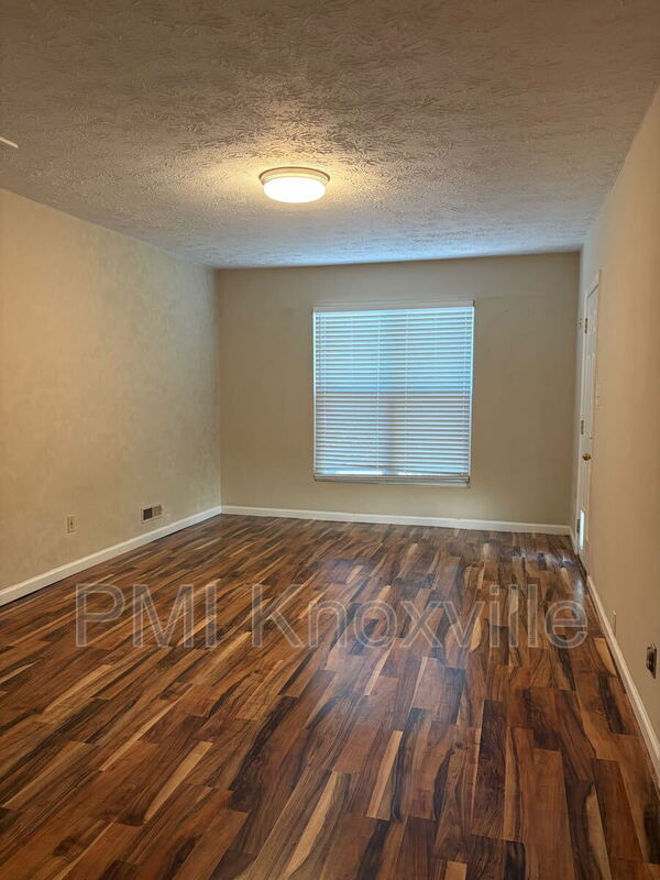 Building Photo - 4100 Abercorn Rd