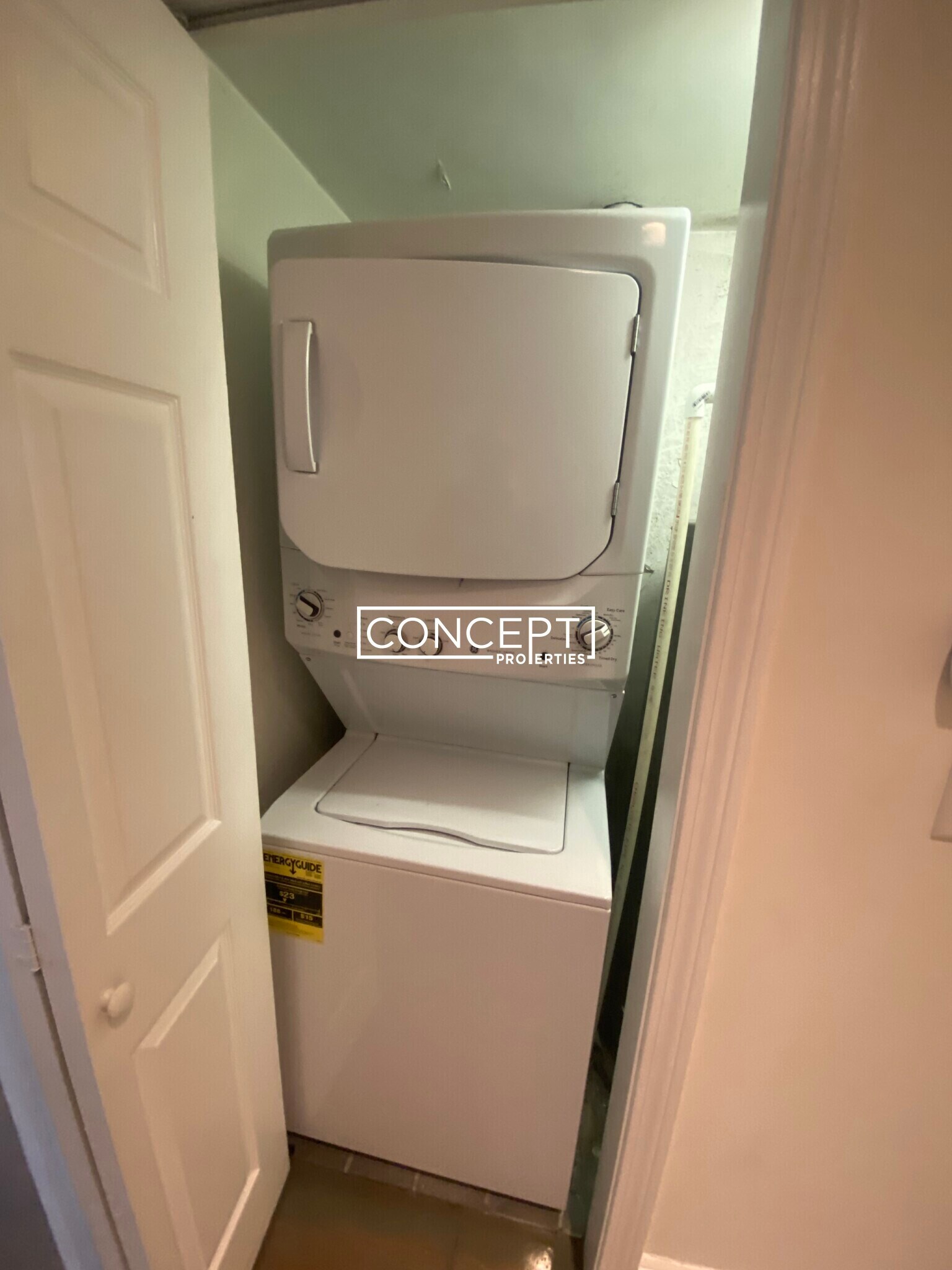 Building Photo - 1404 Beacon St