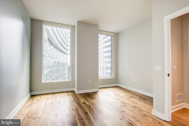 Building Photo - 1781 N Pierce St