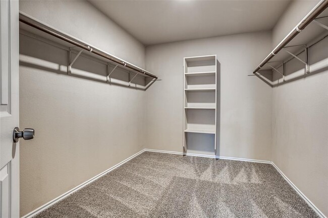 Building Photo - 2443 Green Meadows Ln