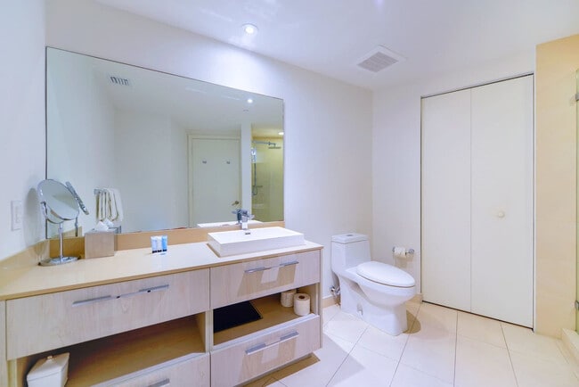 Building Photo - 4111 S Ocean Dr