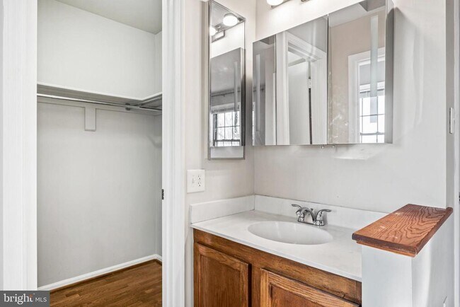 Building Photo - 5416 Wycklow Ct