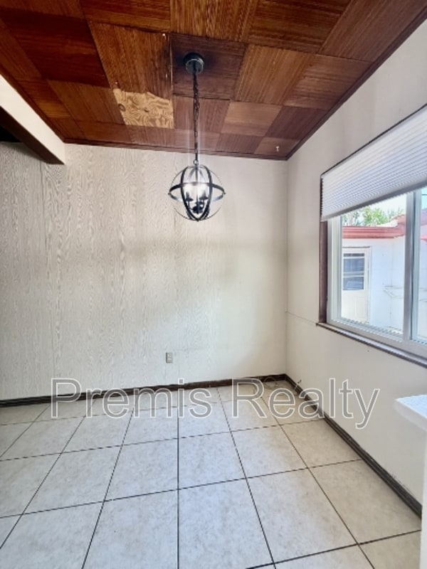 Building Photo - 105 N Lincoln Ave