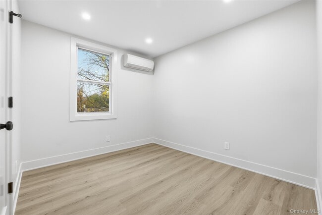 Building Photo - 36 Dunwoodie St