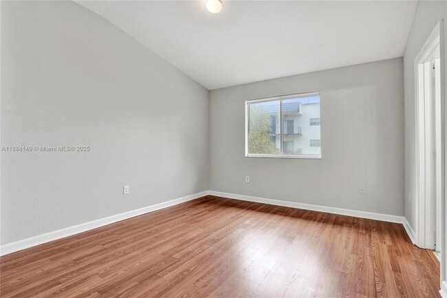Building Photo - 5441 SW 41st St