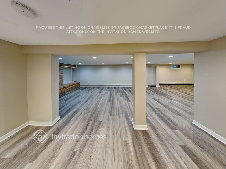 Building Photo - 302 Zinnia Ln N