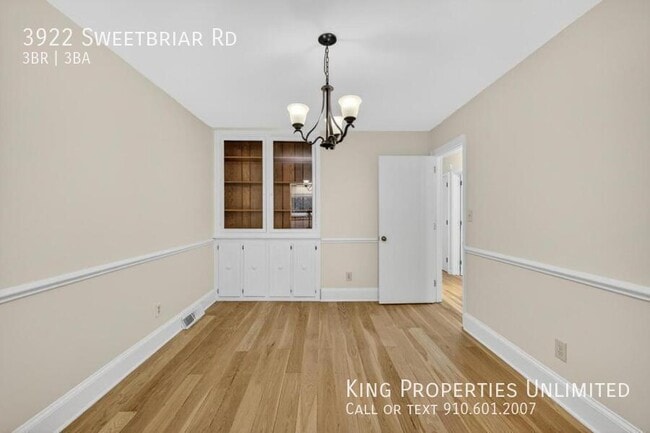 Building Photo - 3922 Sweetbriar Rd